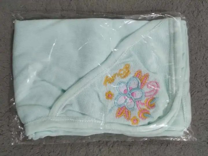 Lovely%20Care%20Baby%20Hooded%20Bath%20Towel%20For%20Newborns%20Infants%20&%20Toddlers%20Boys%20&%20Girls%20-%20Image%205