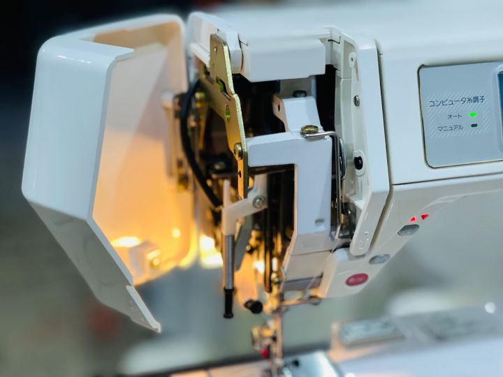 Janome%208210%20sewing%20machine%20-%20Image%204