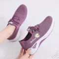 Autumn New Women's Shoes True Fly Weaving Old Beijing Cloth Shoes Little Daisy Casual Sports Walking Shoes for Girls. 