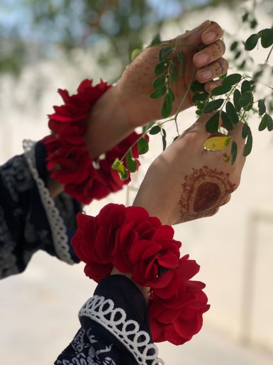 artificial flower hand gajra