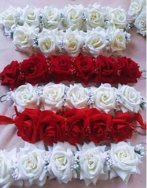 Rose Gajra for Hair Buns - Elegant Hair Accessory, 1 Piece
