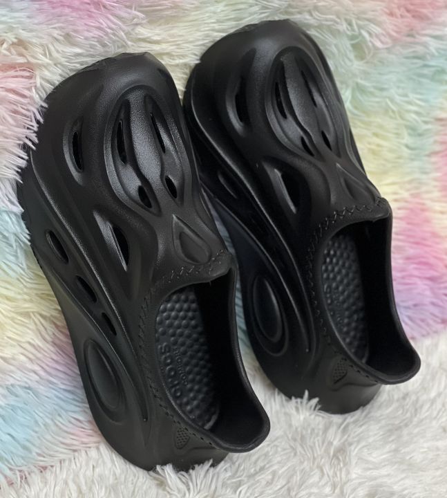 New%20Comfortable%20Summer%20Couple%20Hole%20Crocs%20SuperClogs%20Outdoor%20Beach%20Shoes%20Soft-Soled%20Non-Slip%20Breathable%20Sandals%20for%20Men%20-%20Image%207
