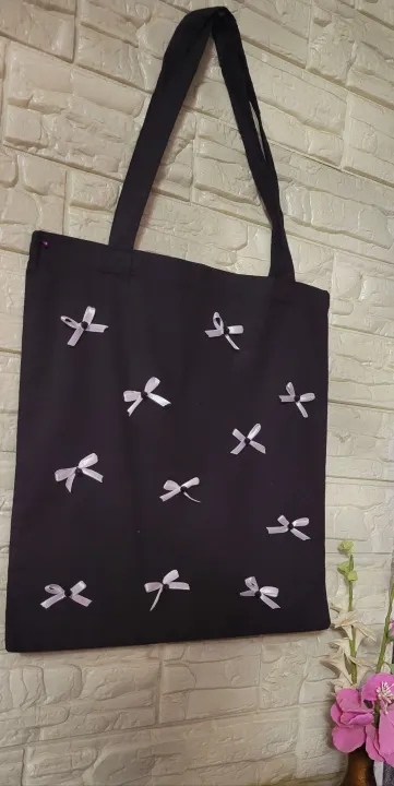 Bow%20bag%20/%20bow%20tote%20bag%20/%20girly%20asthetic%20tote%20bag%20for%20university%20college%20going%20girls%20/%20casual%20use%20tote%20bag%20/%20asthetic%20bows%20bag%20-%20Image%204