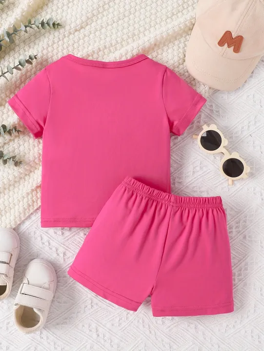 Fuchsia%20Set%20+%20Crescent%20Mosque%20Print:%20Short-Sleeve%20Style%E2%80%94Wearing%20Ramadan%20Tenderness%20-%20Image%202