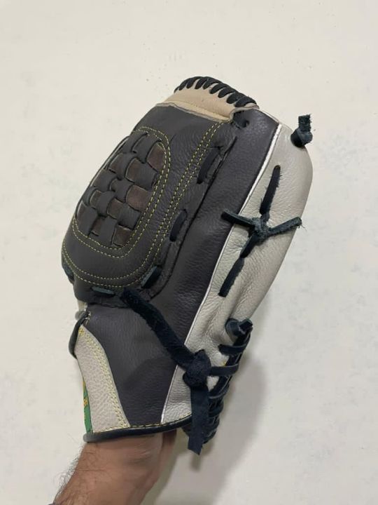 baseball fielding glove/ baseball catcher glove/ hardball cricket ractice glove by naqqash sports