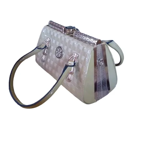 Ladies%20HandBag%20%7C%20Fancy%20Purse%20%7C%20Party%20Purse%20%7C%20Metal%20Frame%20%7C%20Stylish%20Purse%20%7C%20Light%20Weight%20Bamboo%20Handle%20Bag%20-%20Image%208