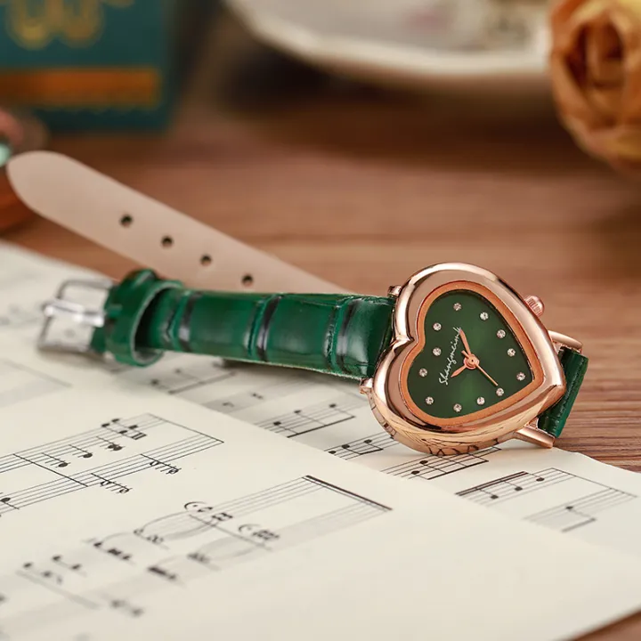 Women's%20Watch%20Fashion%20Rhinestone%20Heart%20Dial%20Leather%20Band%20Quartz%20Watches%20-%20Image%204