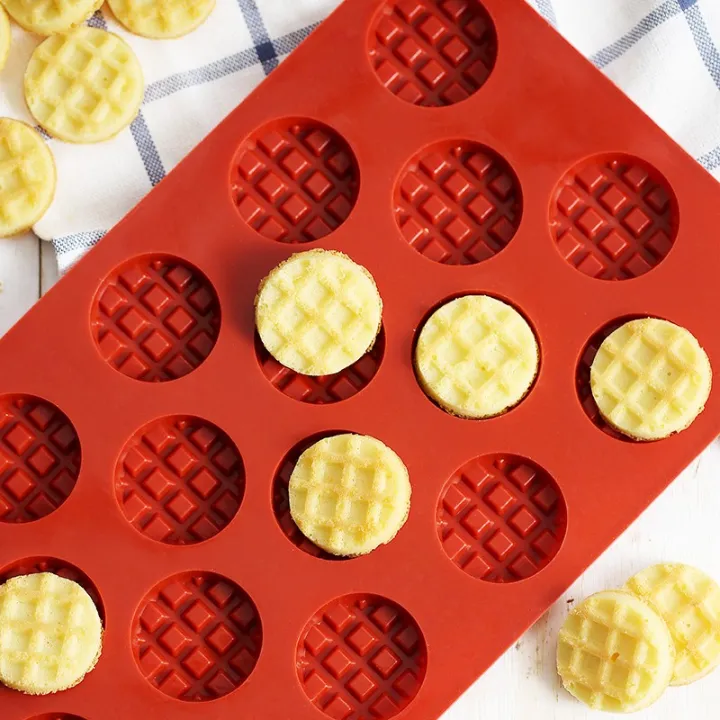 DIY%20Cute%20Round%20Waffle%20Making%20Mold%20Practical%20Chocolate%20Making%20Tool%20Aroma%20Candle%20Silicone%20Mold%20Food%20Grade%20Silicone%20Baking%20Supplies%20-%20Image%203