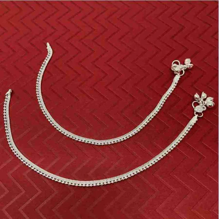 This%20exclusive%20and%20stylish%20anklet%20set%20is%20perfect%20for%20girls%20and%20women%20who%20want%20to%20add%20a%20touch%20of%20charm%20to%20their%20look.%20Made%20from%20high-quality%20copper,%20this%20anklet%20set%20is%20durable%20and%20long-lasting.%20The%20intricate%20design%20and%20charming%20look%20of%20this%20anklet%20set%20make%20-%20Image%204