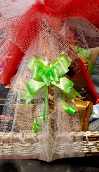 Premium%20Snacks%20Gift%20Hamper%20%7C%20Chips,%20Chocolates%20&%20Drinks%20%7C%20Birthday,%20Anniversary%20&%20All%20Occasion%20Gift%20Basket%20-%20Image%204