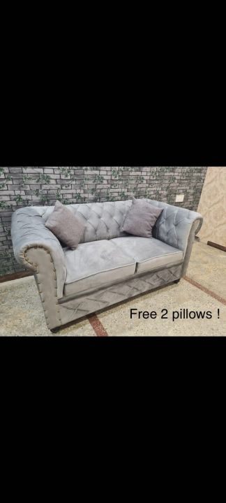 2 seater chesterfield sofa high quality sofa with free 2 pillows (customised colours)