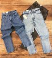 Big fold acid wash denim regualr fit. 