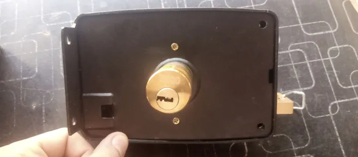 Mego%20Rim%20Lock%20With%20Standard%20Cylinder%20-%20Image%202