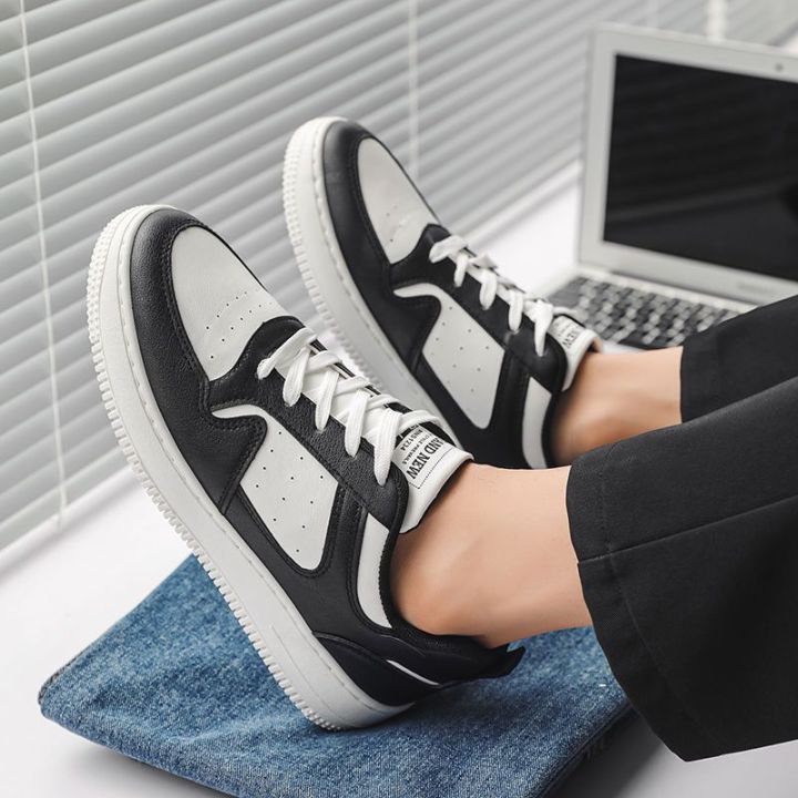 New%20Stylish%20white%20and%20black%20Sneakers%20for%20men%20-%20Image%204