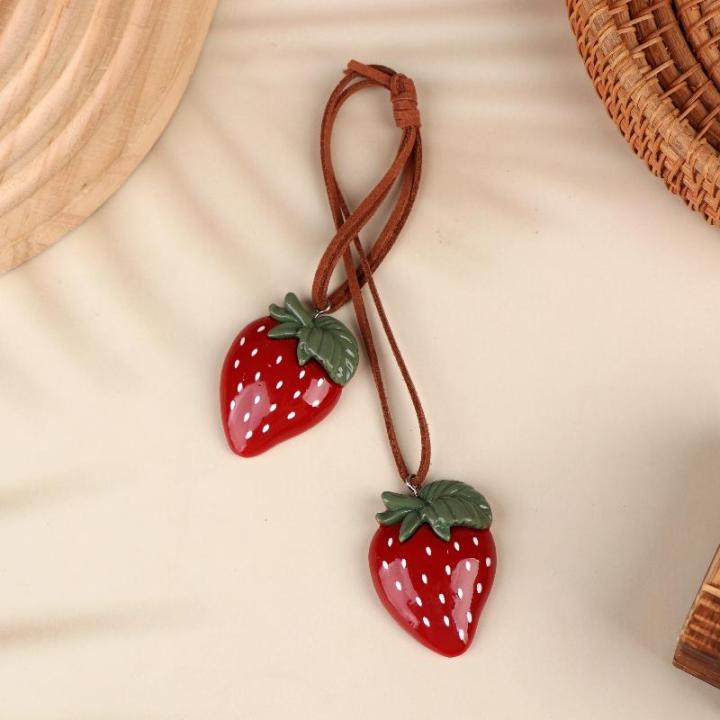 New%20Cute%20Strawberry%20Bag%20Pendant%20Braided%20Strawberry%20Ornaments%20Creative%20Keychain%20Strawberry%20Car%20Hanging%20-%20Image%205