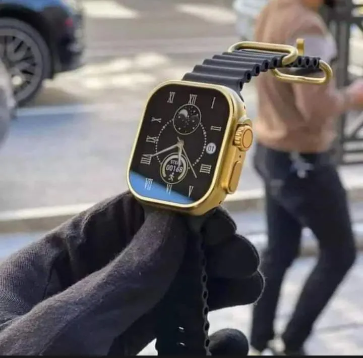 X8%20ultra%20max%20golden%20edition%20smart%20watch%20-%20Image%205