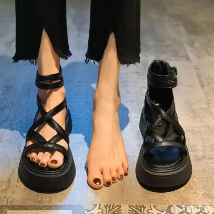Fashionable%20Thick%20Bottom%20Sponge%20Cake%20Bottom%20Sandals%20for%20Women's%20Summer%20Style%20Versatile%20Hollow%20Cross%20Fine%20Strap%20Zipper%20Sandals%20-%20Image%205