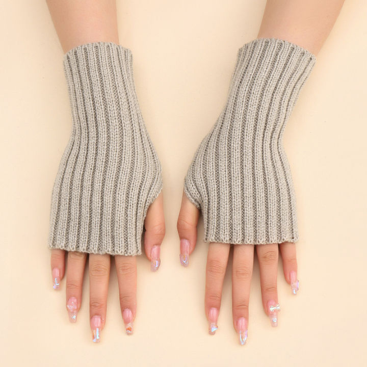 Autumn%20Winter%20Fashion%20Warm%20Fingerless%20Solid%20Color%20Ribbed%20Knitted%20Short%20Gloves%20Arm%20Warmers%20-%20Image%204
