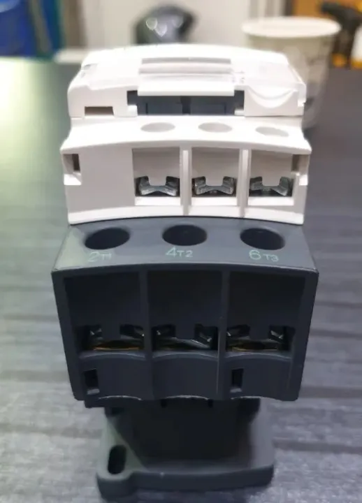 Schneider%20Magnetic%20Contractor%20LC1D25,%203P,%20Ith%2040A,%20220V%20-%20Image%202