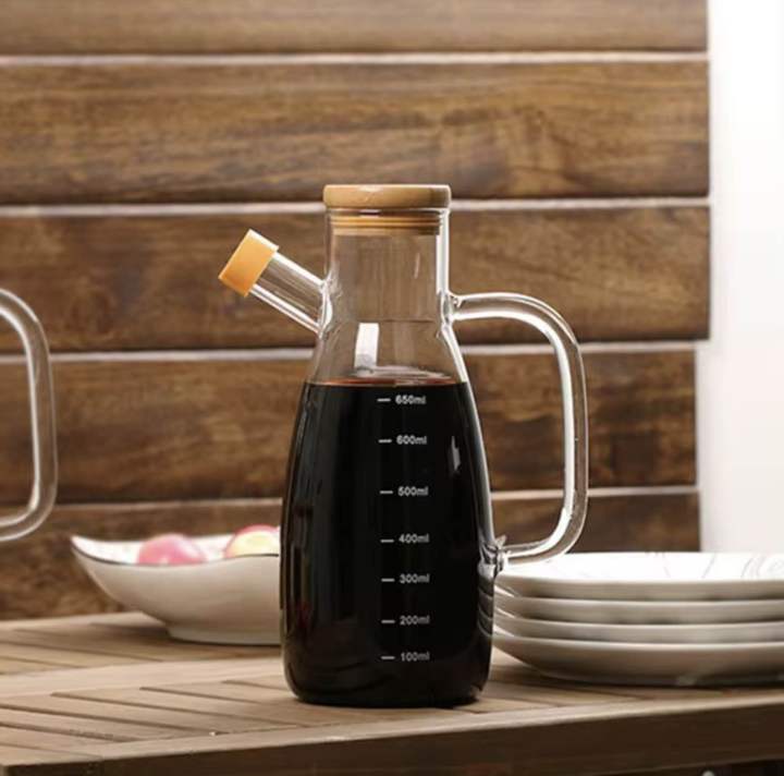 OIL%20JUG%20WITH%20WOODEN%20LID%20%7C%20AIR%20TIGHT%20WOODEN%20LID%20%7C%201000Ml%20,%20MEASURING%20OIL%20JUG%20%7C%20HIGH%20QUALITY%20BOROSILICATE%20MADE%20Glass%20%7C%20light%20in%20weight%20%7C%20can%20use%20in%20everyday%20kitchen%20utensils%20-%20Image%205