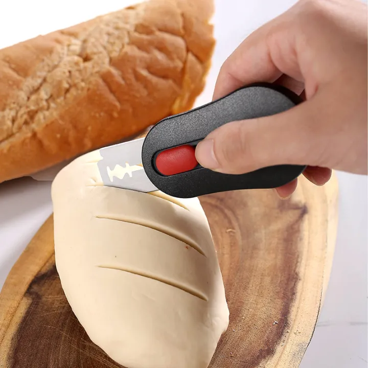 Kitchen%20bread%20creasing%20knife%20set%20homemade%20sour%20dough%20creasing%20tool%20with%205%20replaceable%20blades%20scraper%20and%20stainless%20steel%20cutter%20-%20Image%205