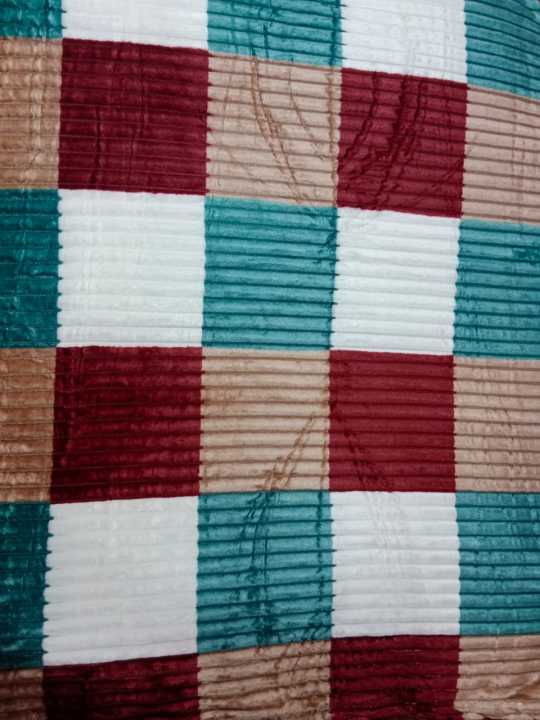 Luxury%20Featherlite%20Blanket%20-%20Dubai%20Edition%20-%20Image%205