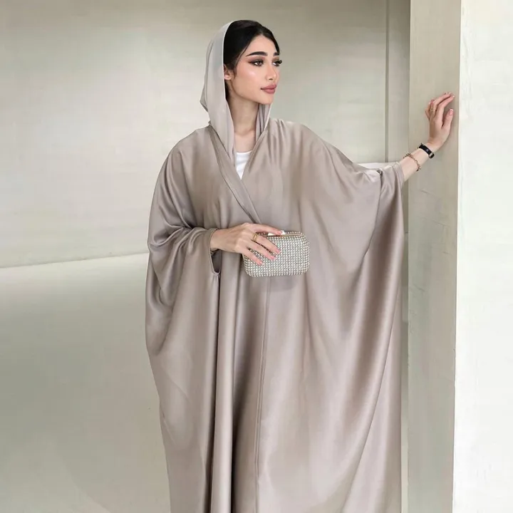 Middle%20Eastern%20Muslim%20Robe%20Fashion%20Soft%20Light%20Satin%20Bat%20Sleeves%20Long%20Sleeved%20Coat%20Women's%20Arabic%20Robe%20-%20Image%207