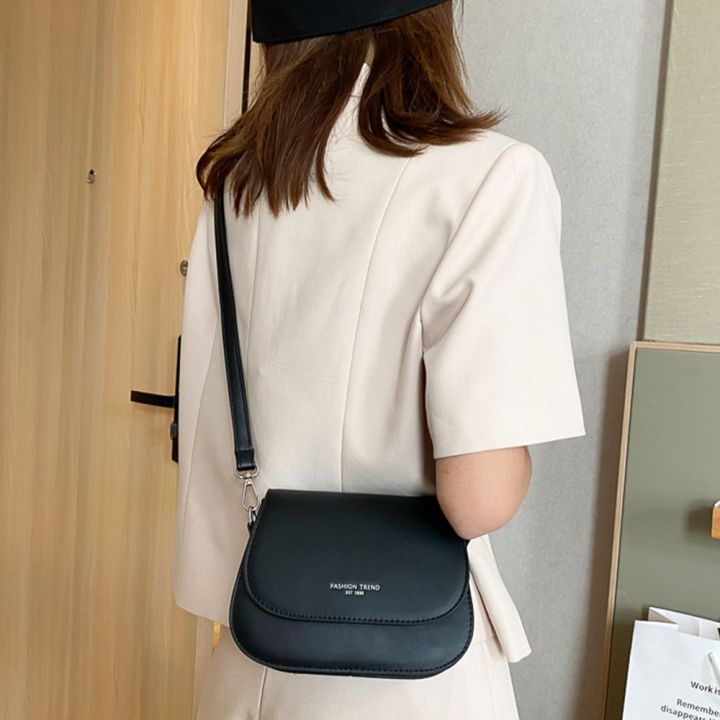 Trendy%20Saddle%20Shoulder%20Bag%20Women%20PU%20Leather%20Crossbody%20Bag%20Simple%20Solid%20Color%20Flap%20Messenger%20Bag%20Fashion%20Handbags%20Pouch%20-%20Image%203