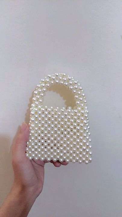 Handmade%20Luxury%20Pearl%20Beaded%20Clutch%20%E2%80%93%20Elegant%20Bag%20for%20Special%20Occasions%20-%20Image%204