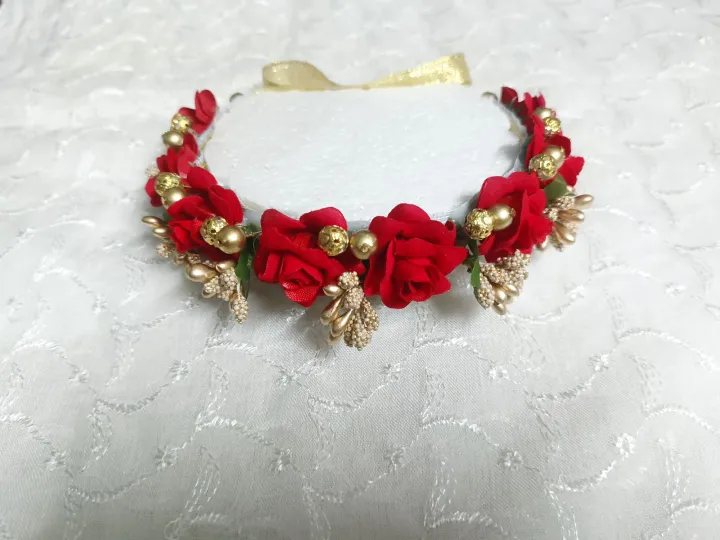 Red%20gorgeous%20gajra%20for%20khopa%20and%20hair%20bun%20-%20Artificial%20gajra%20for%20holud,%20wedding,%20falgun%20or%20parties%20-%20Image%205