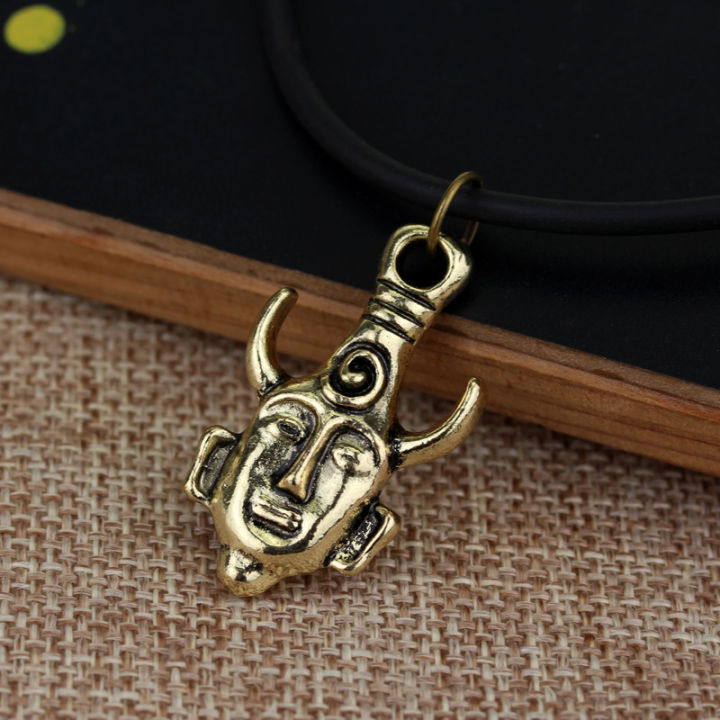 Dean's%20pendant%20necklace%20in%20Supernatural,%20an%20evil%20force%20-%20Image%202