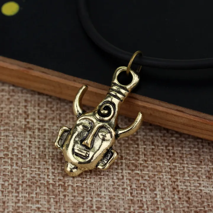 Dean's%20pendant%20necklace%20in%20Supernatural,%20an%20evil%20force%20-%20Image%202
