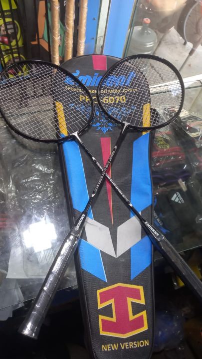 Badminton%20rackets%20pair%20Eminent%20pro%206070%20with%20bag%20-%20Image%202