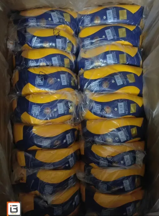 Mikasa%20Volleyball%20MVA200%20International%20Standard%205%20-%20Image%203