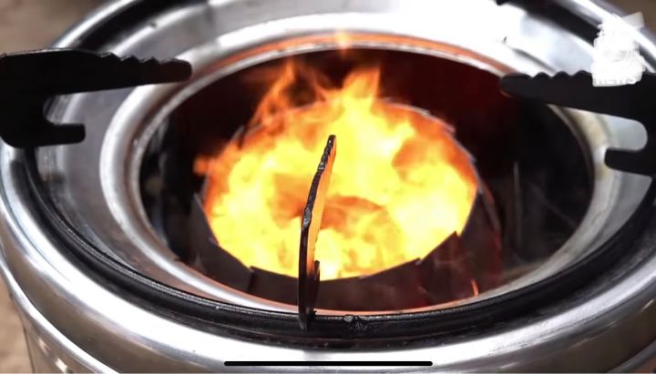 Cooking%20Mobil%20Oil%20Flame%20Brunner%20cooker%20-%20Image%204