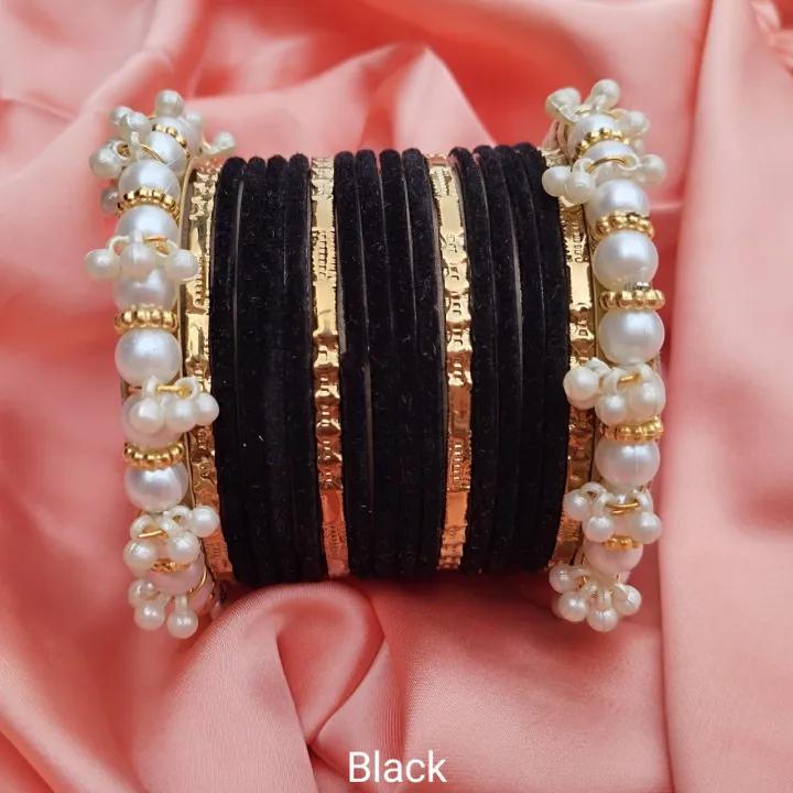 bangles%20for%20girls%20,%20Gajra%20bangles%20set%20,%20velvet%20bangles%20set%20with%20trendy%20Gajra%20kary%20,%20Gajra%20velvet%20glass%20bangles%20set%20for%20girls%20,%20velvet%20glass%20bangles%20for%20girls%20-%20Image%205