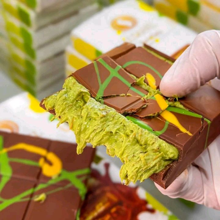 Pistachio%20Kunafa%20Chocolate%20Sweet%20Dessert%20Snack%20-%20Image%203