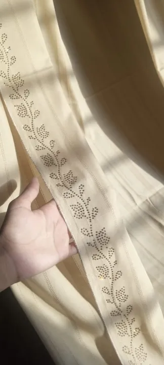 Summer%20Swiss%20Lawn%20Chadar%20%7C%20Best%20lawn%20chadar%20for%20summer%20%7C%20Lightweight%20summer%20shawls%20-%20Image%203