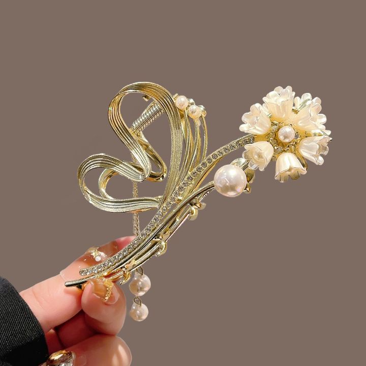 အသည်းပန်းကလစ် hair clip