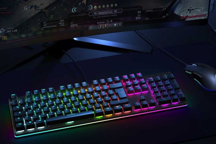 Lemeide TX30 Suspension Backlight Game Keyboard | RGB Gaming 104 Keys/ Blue Switches Wired USB Keyboards / Black/Backlit /Gaming Keyboard with Mechanical feel /Colorful Keys for PUBG Fortnite DOTA CS GO [ White & Black - Retail Box ]