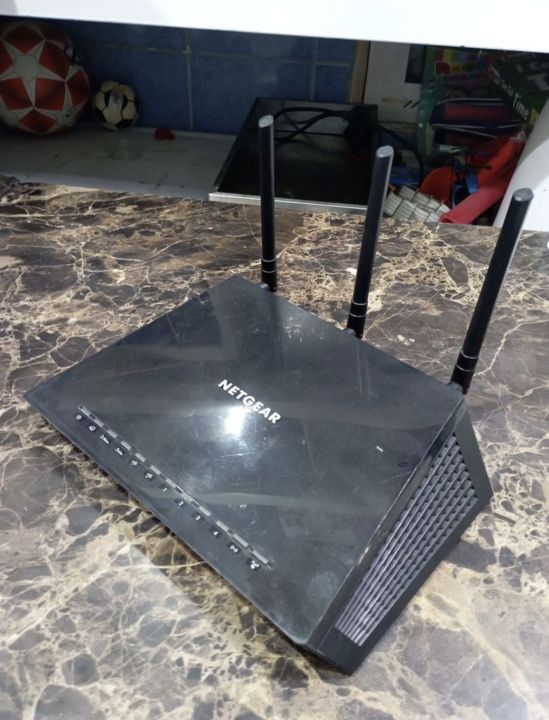 Netgear%20R6400%20-%20Image%202