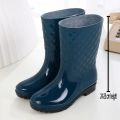 Fashionable and minimalist style drawstring and tight mouth waterproof and anti slip outdoor work women's rain boots.