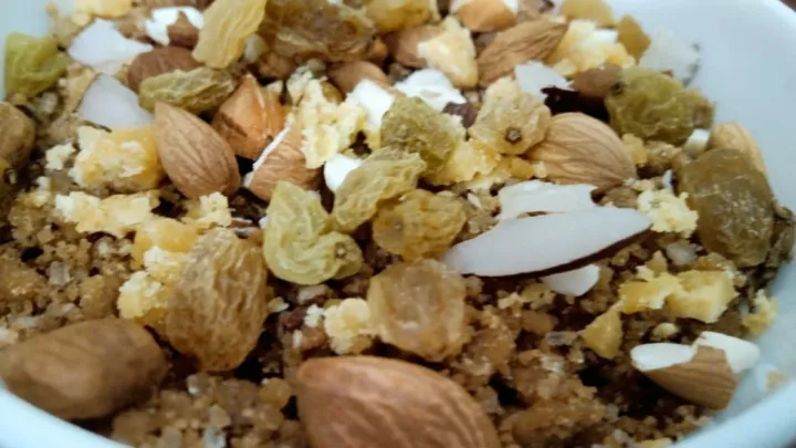 Fresh%20Desi%20Ghee%20Panjiri%20(Mix%20Dryfruits)%20-%20Image%204