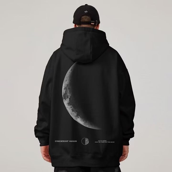 M-8XL%20Men%20Oversized%20Pullover%20Hoodie%20Fashionable%20Loose%20American%20Retro%20Crescent%20Print%20Long%20Sleeved%20Couple%20Outfit%20-%20Image%203