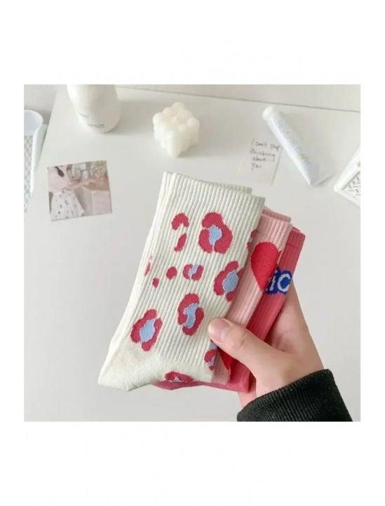 Trend%20Socks%20for%20Women%20%E2%80%93%20Cute%20Strawberry%20Heart%20Cotton%20Crew%20Socks%20-%20Image%205