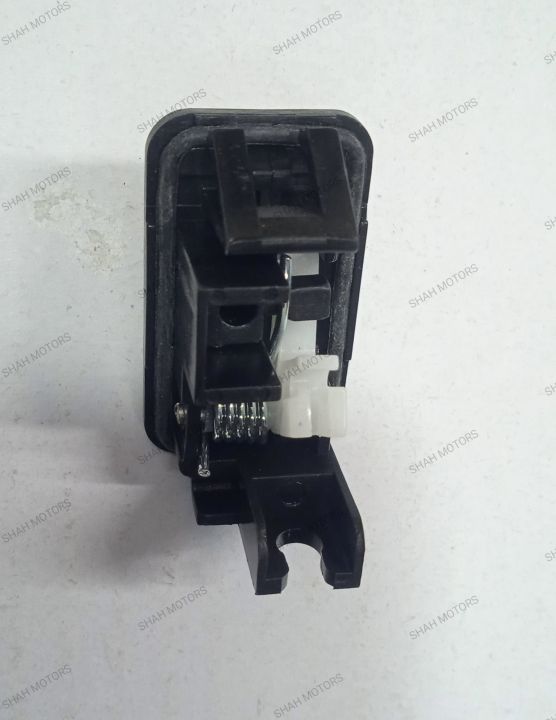 Suzuki%20Wagon%20R%20Fuel%20Chaddar%20opener-Fuel%20Tank%20Cape%20Opener%202014-2021Pcs%20-%20Image%202