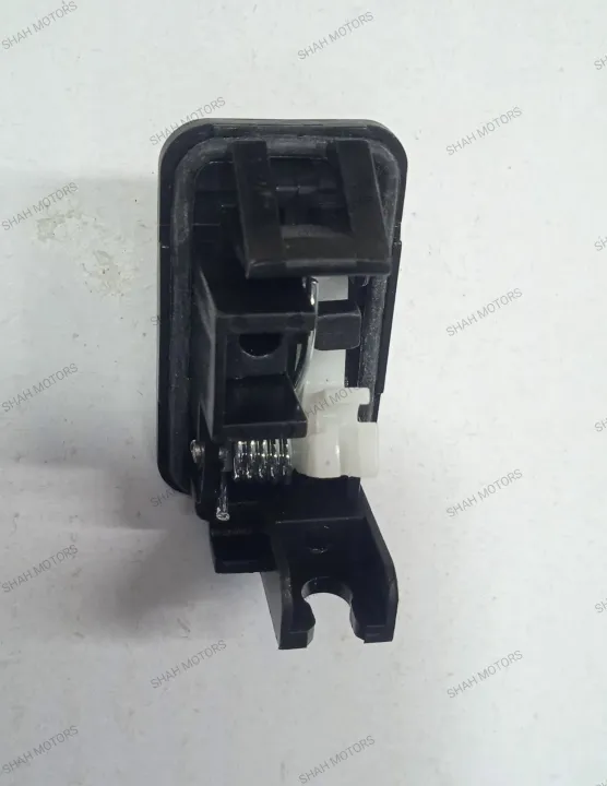 Suzuki%20Wagon%20R%20Fuel%20Chaddar%20opener-Fuel%20Tank%20Cape%20Opener%202014-2021Pcs%20-%20Image%202