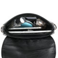 The neutral color bags are suitable for daily commuting and office use. They come in single-shoulder and hand-held styles..