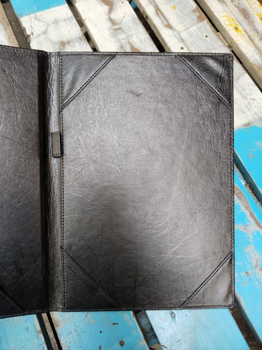 Convocation%20File%20Folder/Certificate%20Folder/Signing%20Folder-%20Safeguard%20Your%20Achievements%20and%20Important%20Documents%20-%20Image%202