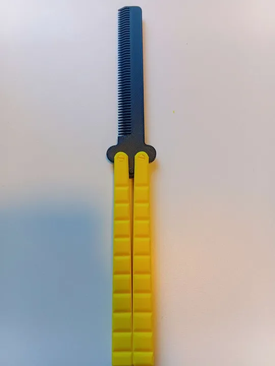 Butterfly%20Comb%20%E2%80%93%20Folding%20Balisong%20Style%20Hair%20Comb%20%7C%20Fidget%20Trainer%20-%20Image%205